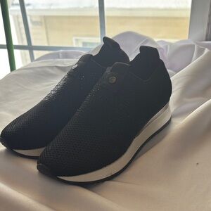 Carvela Janeiro 2 Crystal Embellished Navy Black Knit Trainers Shoes sz 37 (6.5)